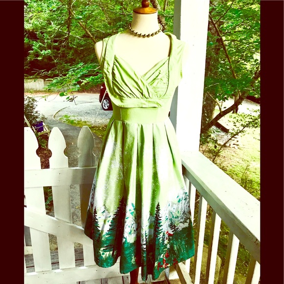 Hua Lan Dresses & Skirts - Hua LAN  Vintage Look Light Green Village Dress M